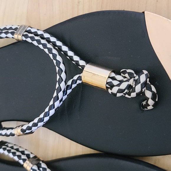 Mossimo Women's Thong Flip Flop Sandals Size 10 Black White Braided Straps - Picture 4 of 6